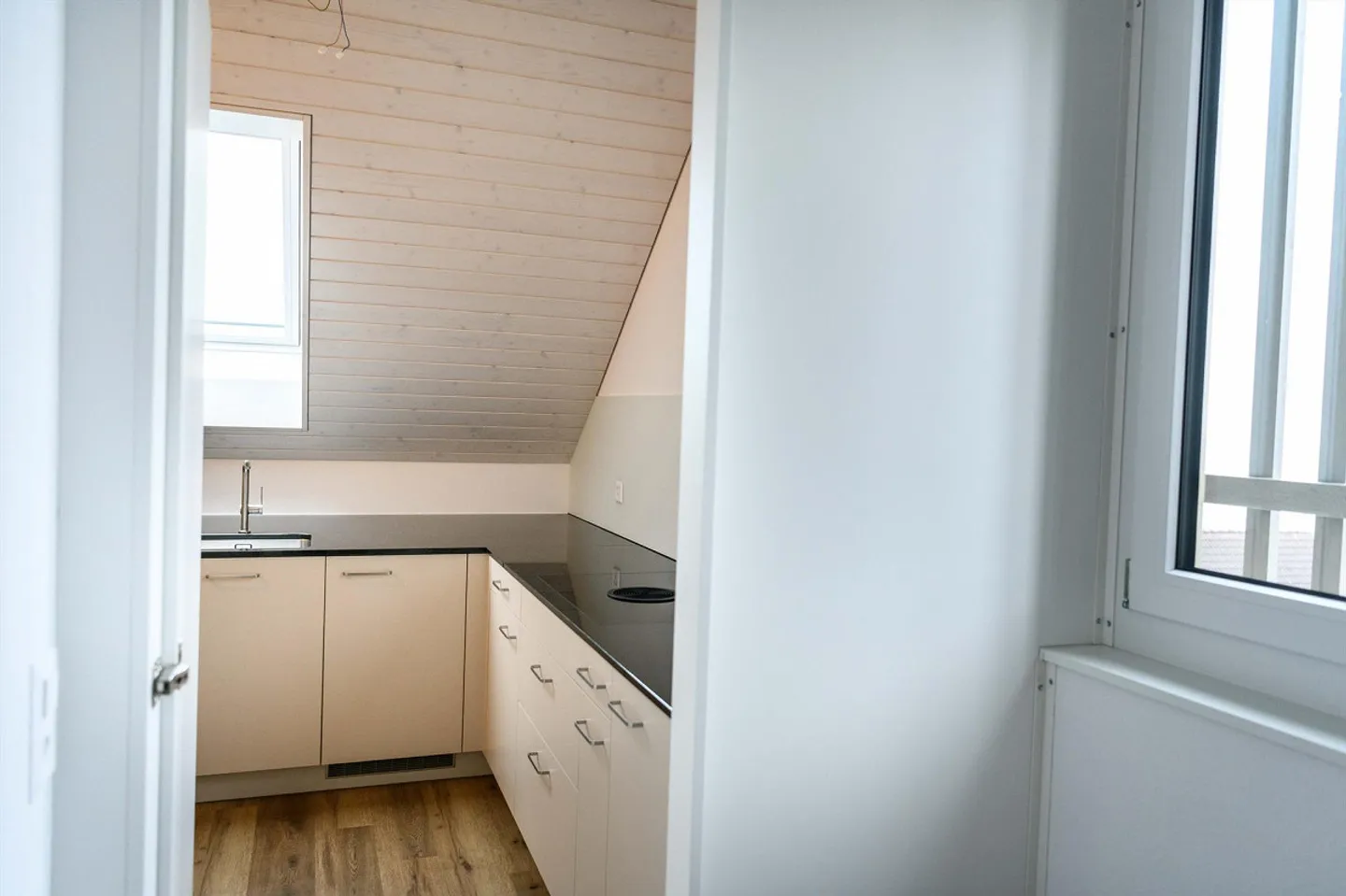 Location première de 3,5 pièces avec vue imprenable - Photo 6 sur 25