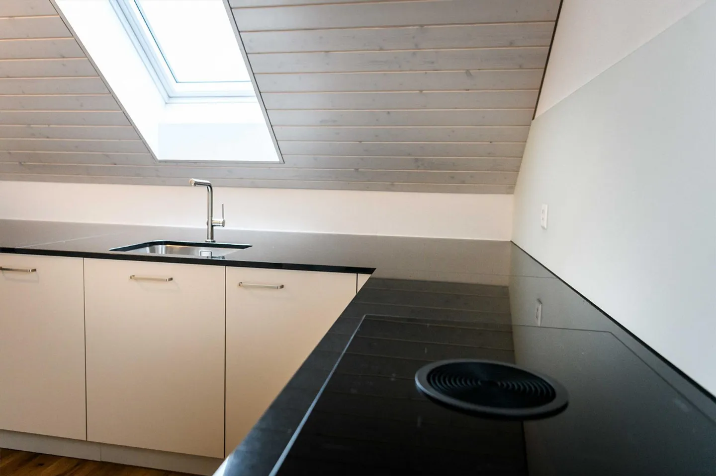 Location première de 3,5 pièces avec vue imprenable - Photo 7 sur 25