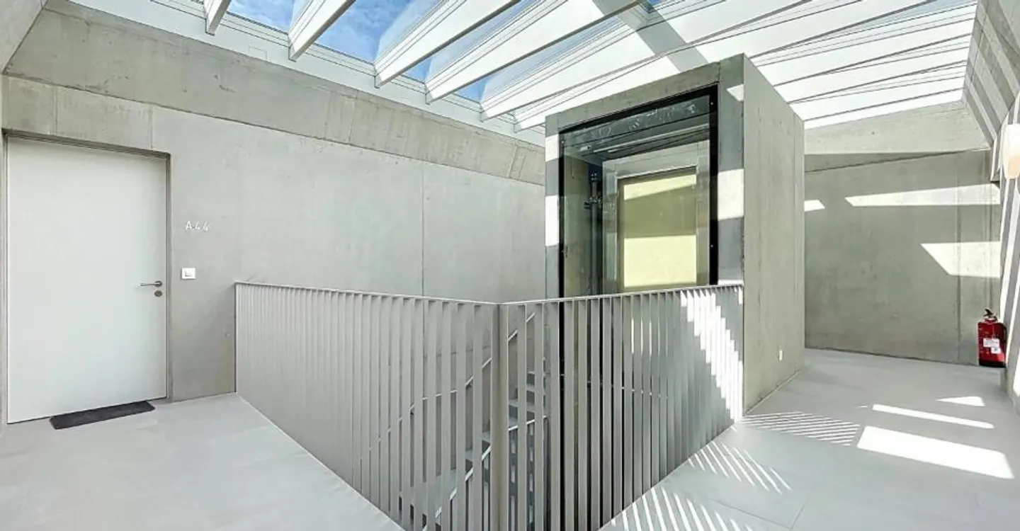 Attique lumineux avec vaste balcon - Foto 12 von 12