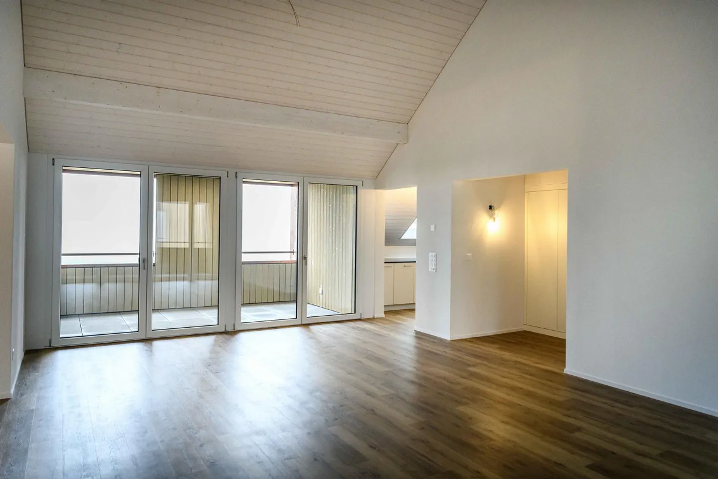 Location première de 3,5 pièces avec vue imprenable - Photo 4 sur 25