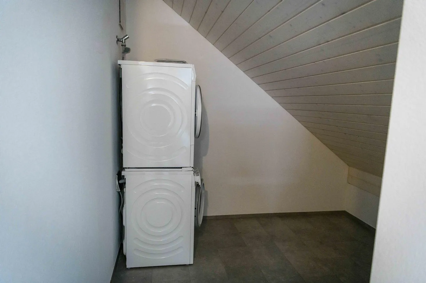 Location première de 3,5 pièces avec vue imprenable - Photo 9 sur 25