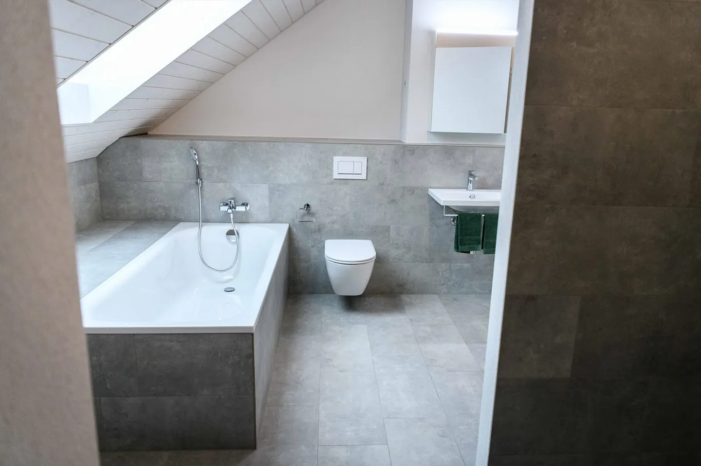 Location première de 3,5 pièces avec vue imprenable - Photo 10 sur 25