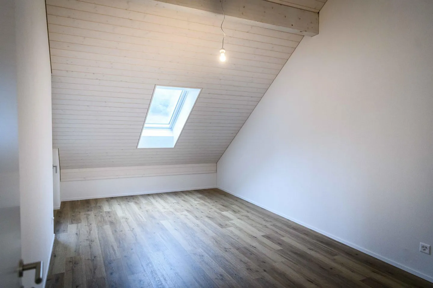 Location première de 3,5 pièces avec vue imprenable - Photo 12 sur 25