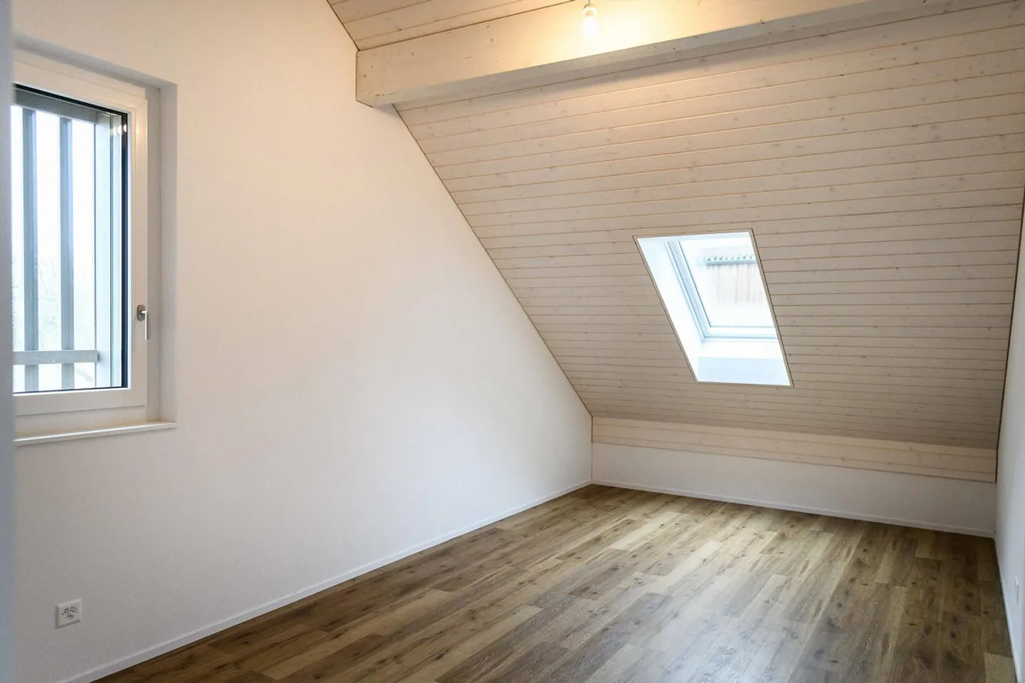 Location première de 3,5 pièces avec vue imprenable - Photo 13 sur 25