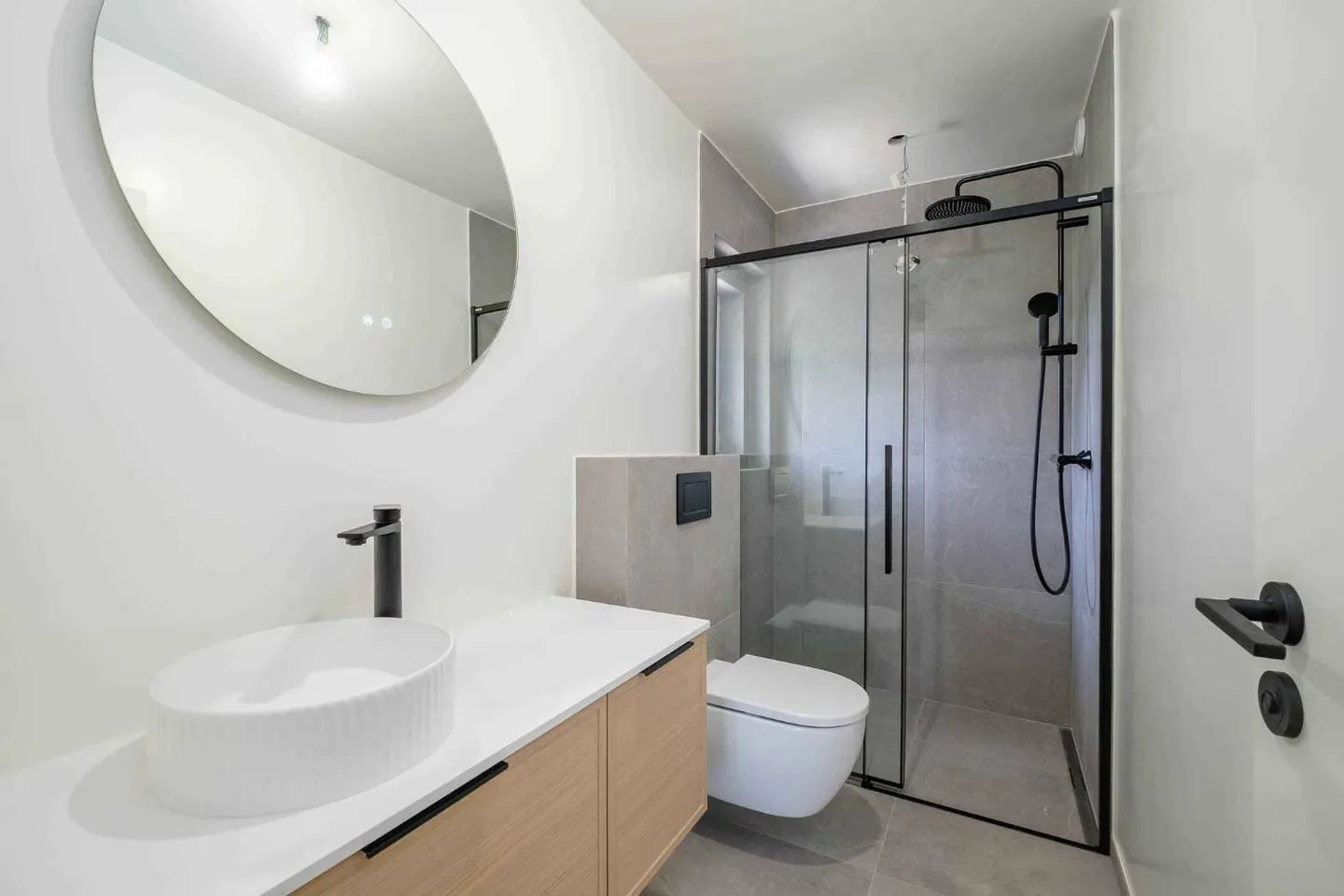Magnificent Villa individually renovated according to HPE standards - Photo 8 of 8