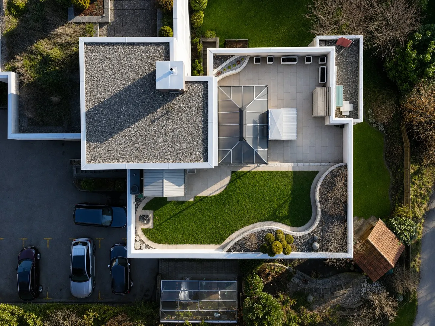 Spacious Penthouse with Rooftop Garden - Photo 1 of 16