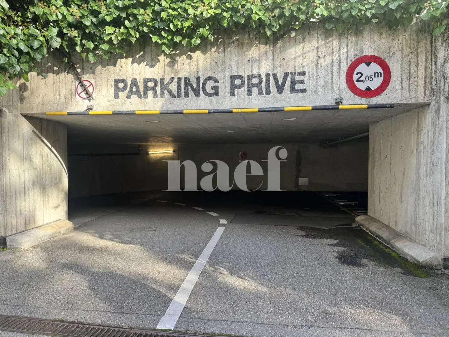 Individual garage - Photo 1 of 3