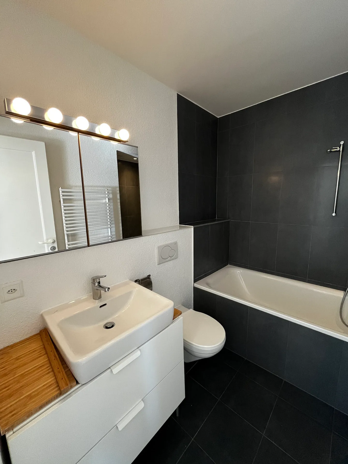Schöne renovierte Wohnung in der Chemin du Miroir 2, 1090 La Croix-sur-Lutry - Foto 13 von 15
