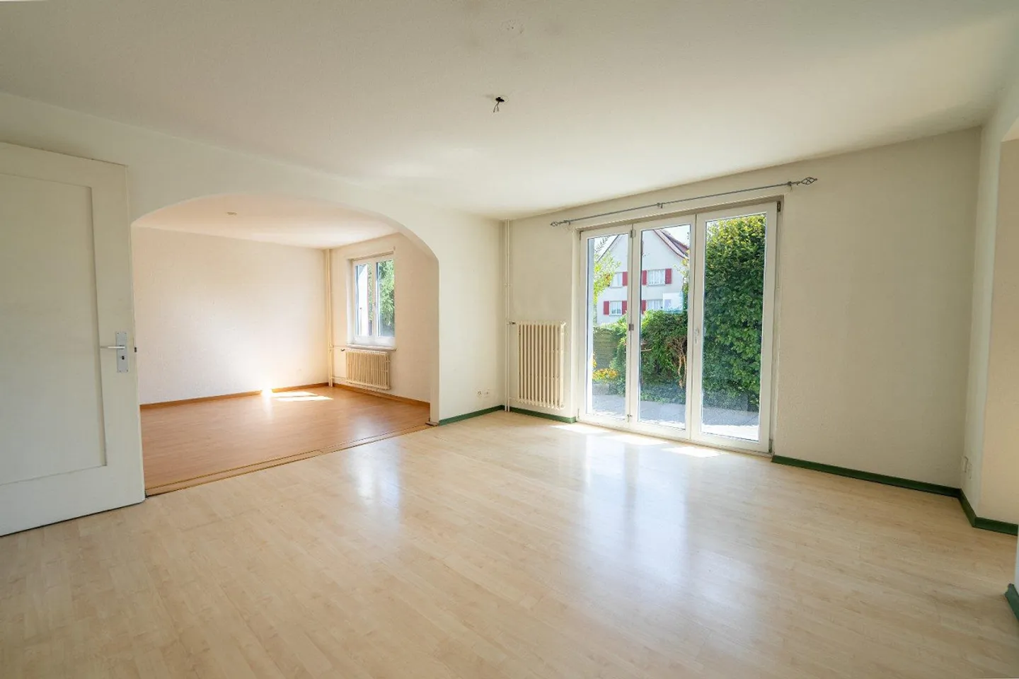 Casa trifamiliare con rendimento e opzione di sviluppo - Foto 2 di 6