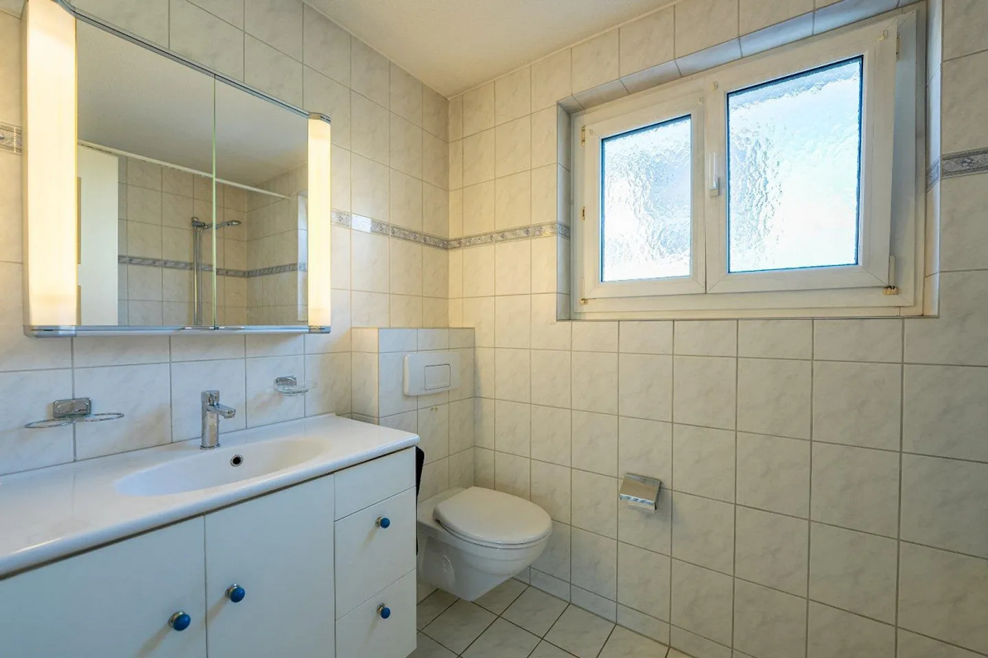 Casa trifamiliare con rendimento e opzione di sviluppo - Foto 3 di 6
