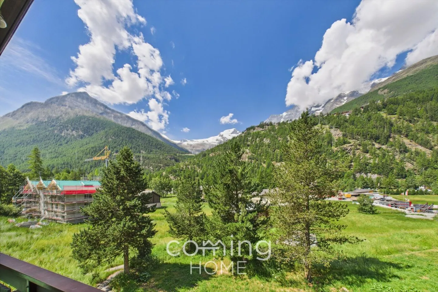 Incantevole appartamento di 2,5 stanze a Saas-Grund - Con camino, vista sulle montagne e grande balcone - Foto 3 di 10