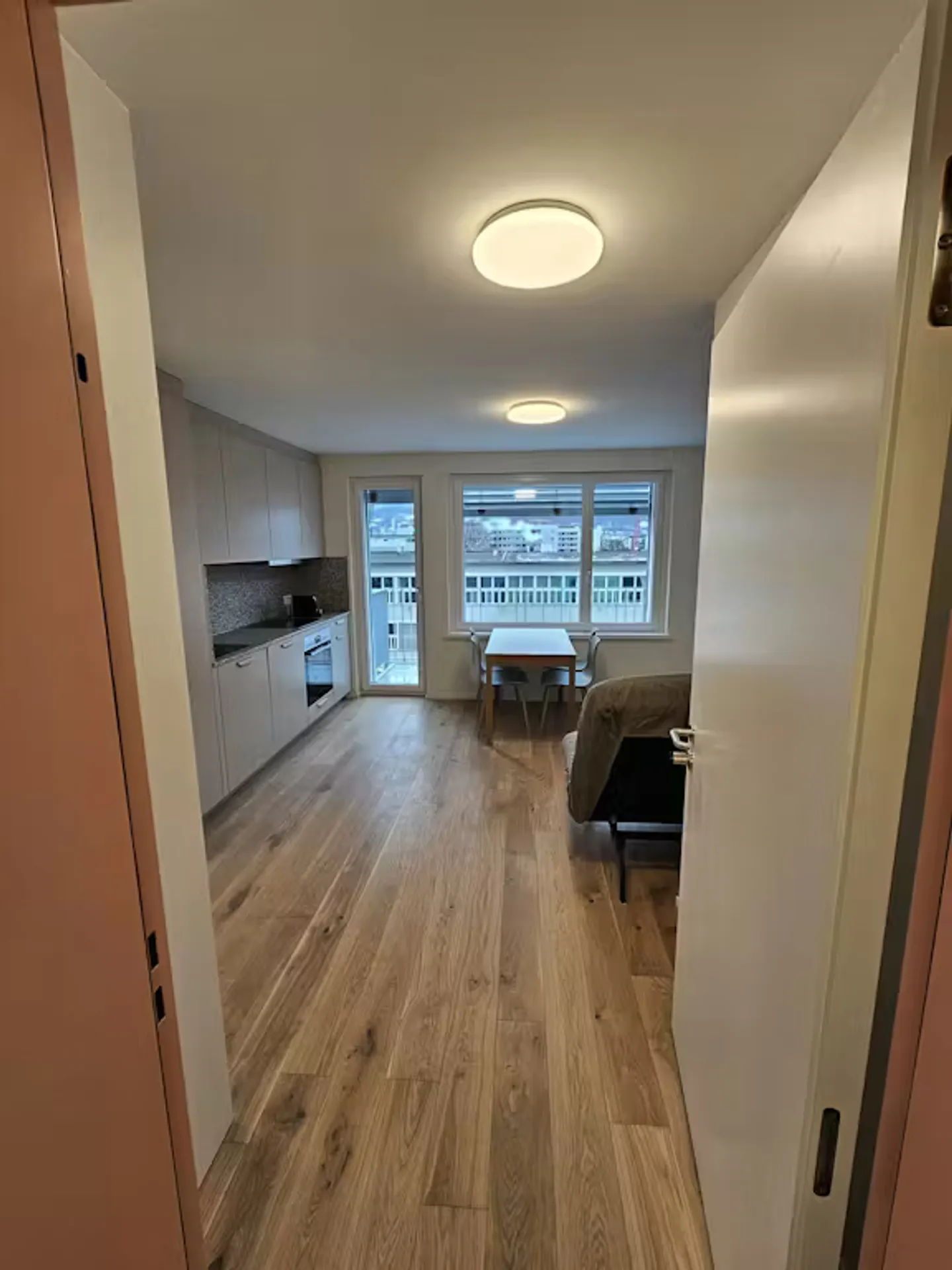 Modern Apartment in Zürich - Photo 6 of 10