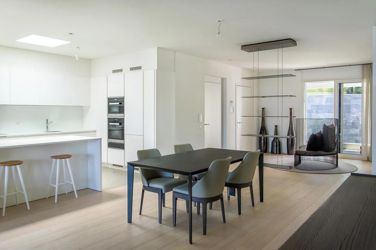 Lusso Contemporaneo con Vista sul Lago - Foto 3 di 11
