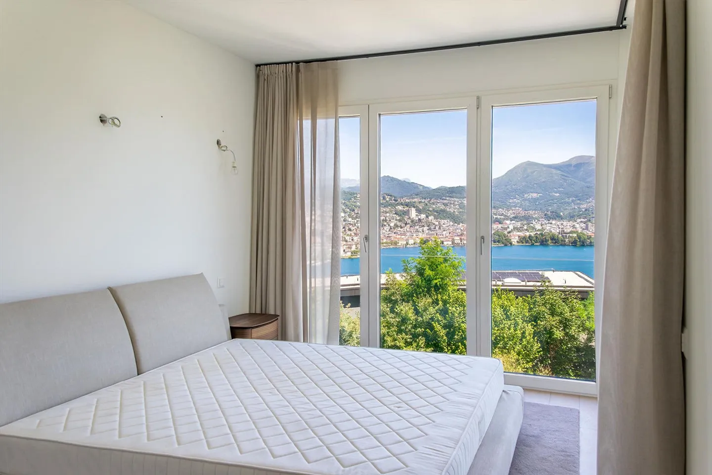 Lusso Contemporaneo con Vista sul Lago - Foto 4 di 11