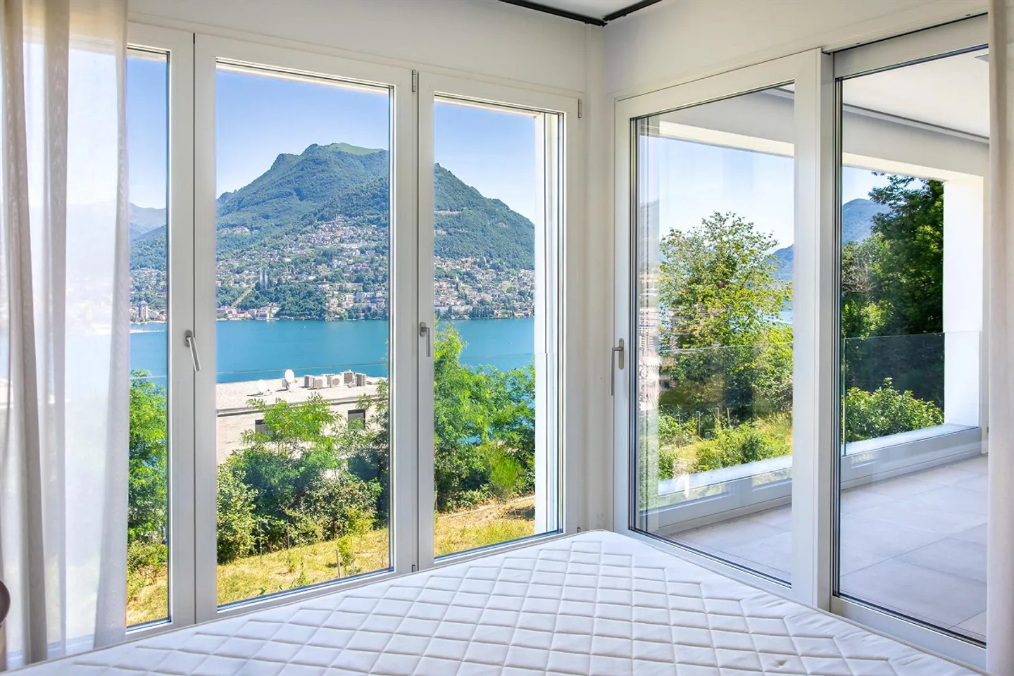 Lusso Contemporaneo con Vista sul Lago - Foto 5 di 11