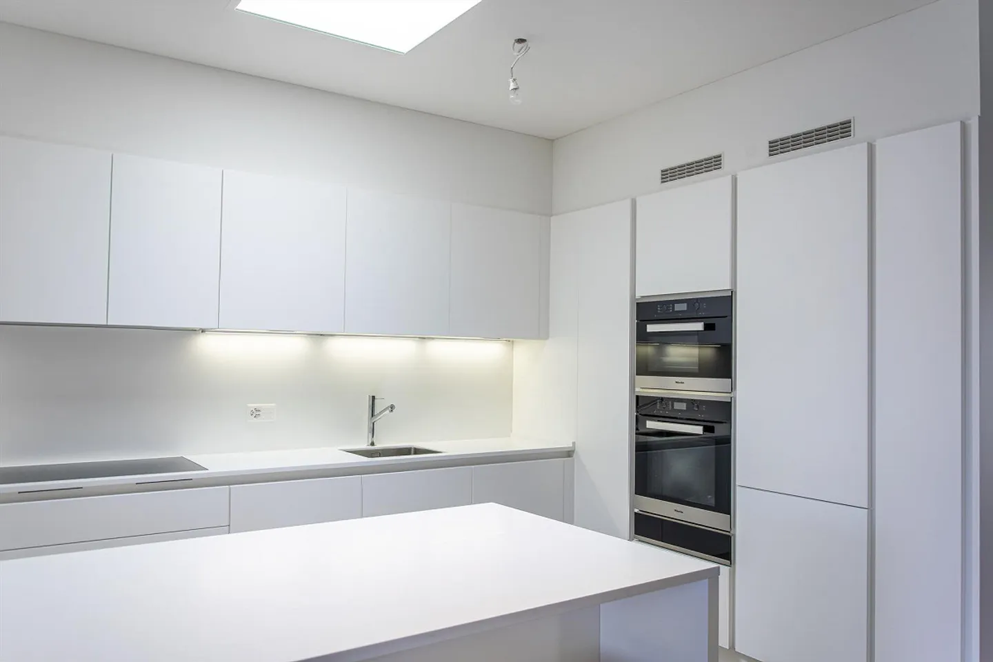 Lusso Contemporaneo con Vista sul Lago - Foto 7 di 11