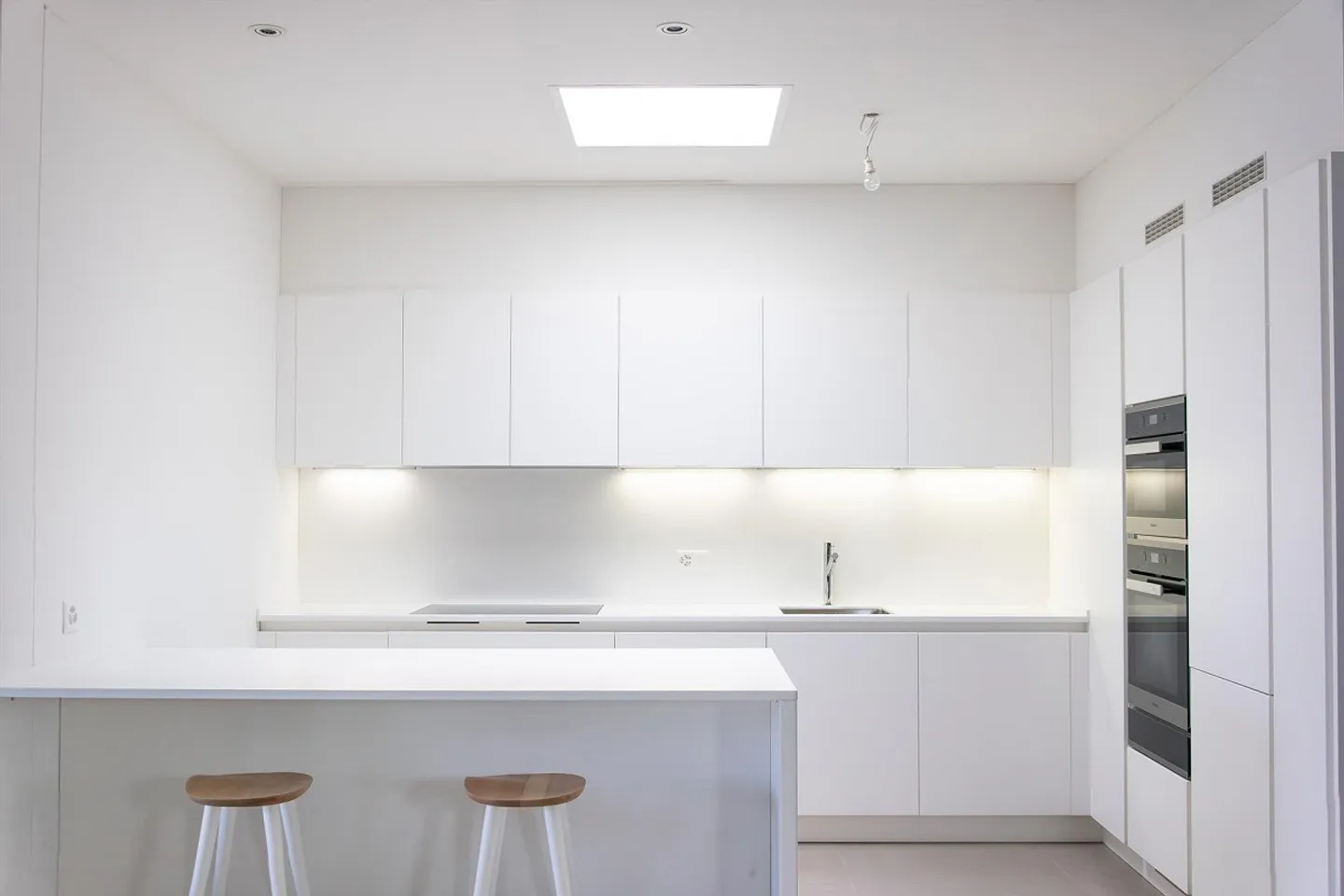 Lusso Contemporaneo con Vista sul Lago - Foto 8 di 11