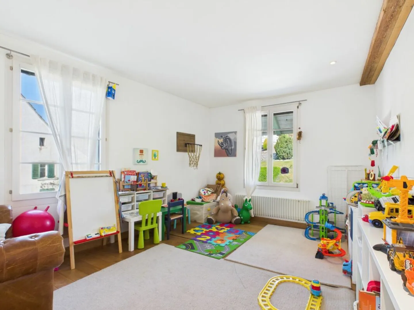 Appartement familial de 6 pièces avec grand jardin - Photo 10 sur 12