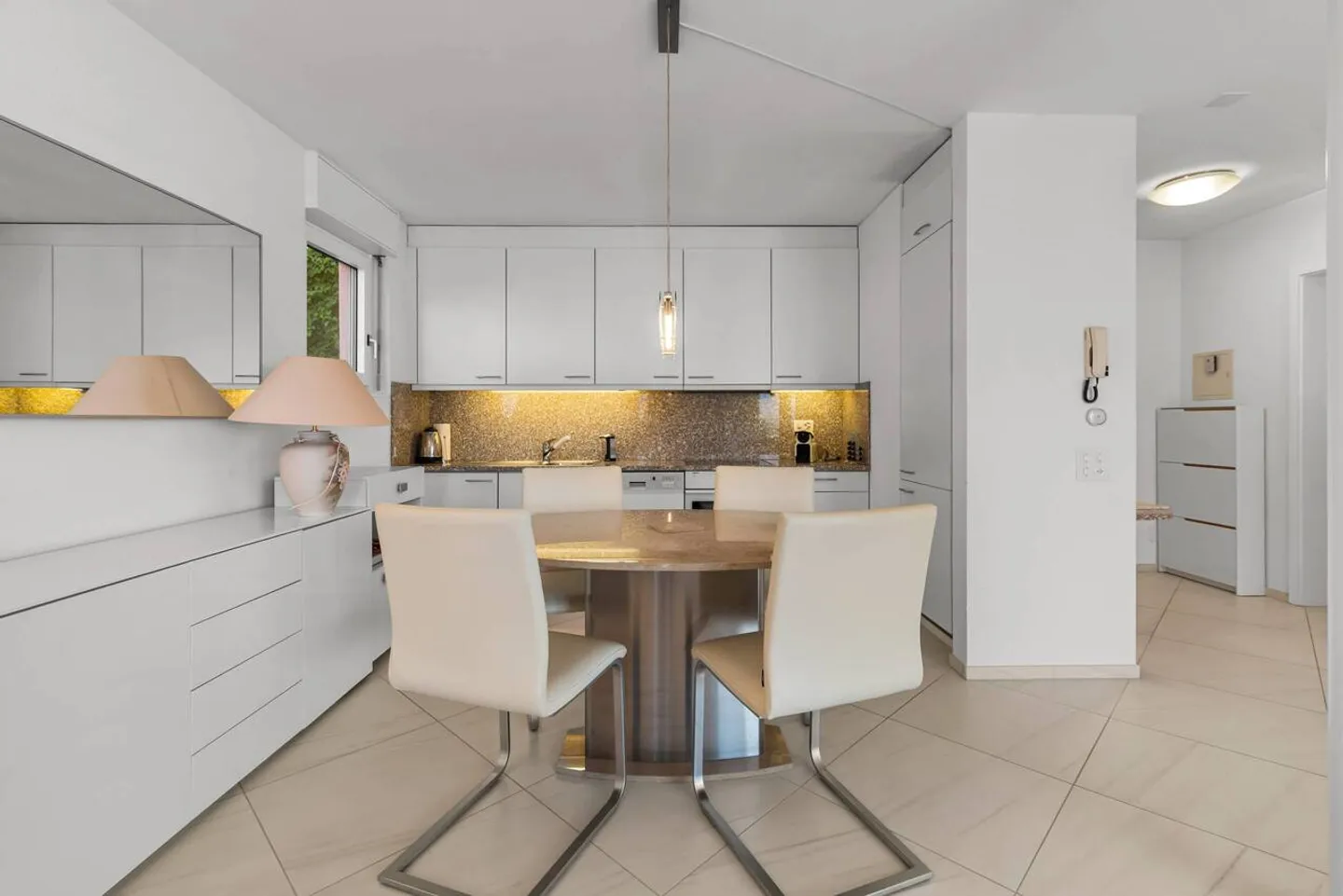 Bijou di 2,5 stanze con vista panoramica sul Lago Maggiore - Foto 6 di 13