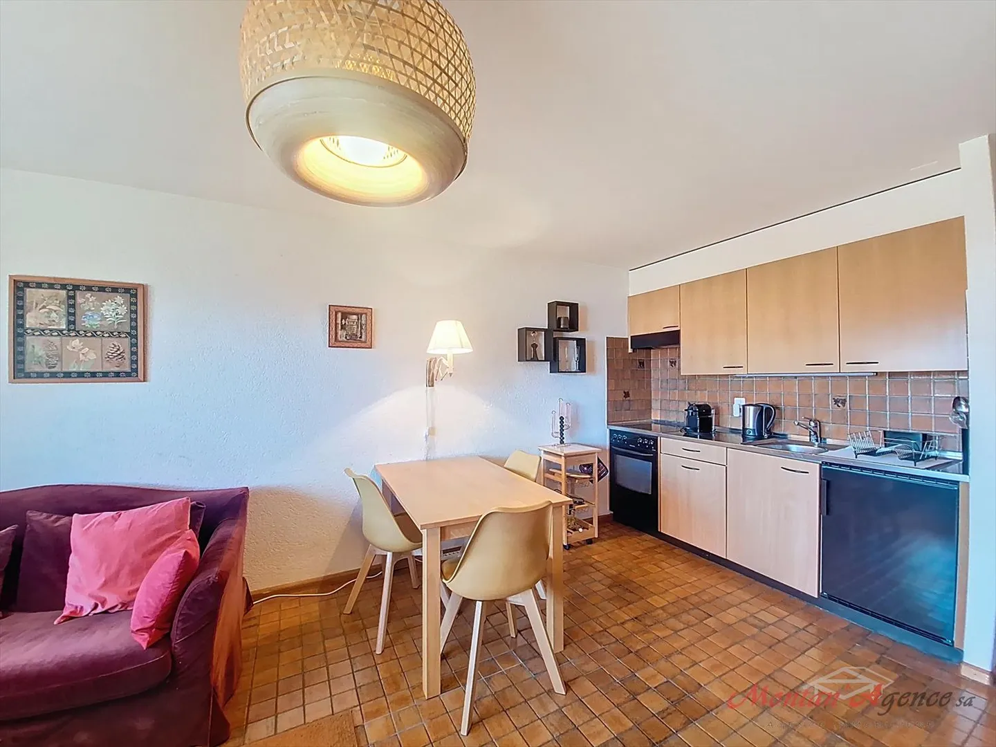 1-room apartment - Photo 2 of 9