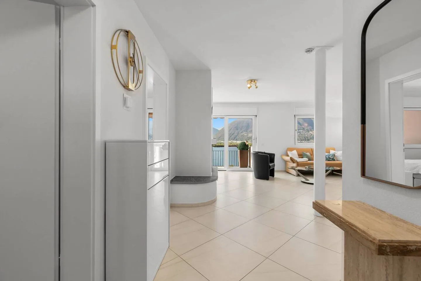 Bijou di 2,5 stanze con vista panoramica sul Lago Maggiore - Foto 9 di 13