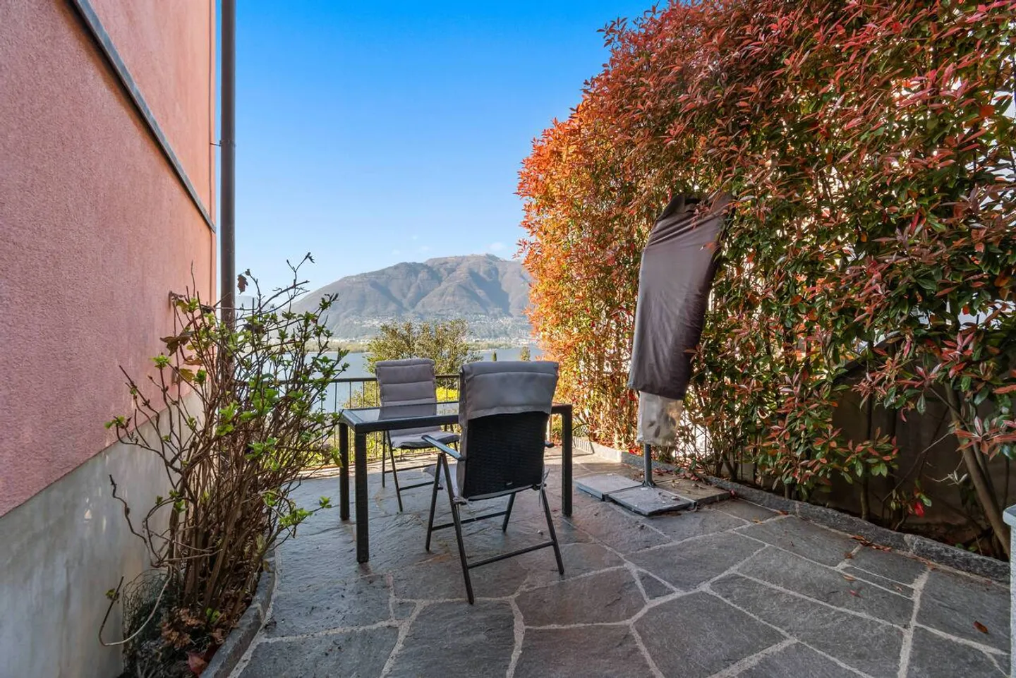 Bijou di 2,5 stanze con vista panoramica sul Lago Maggiore - Foto 12 di 13