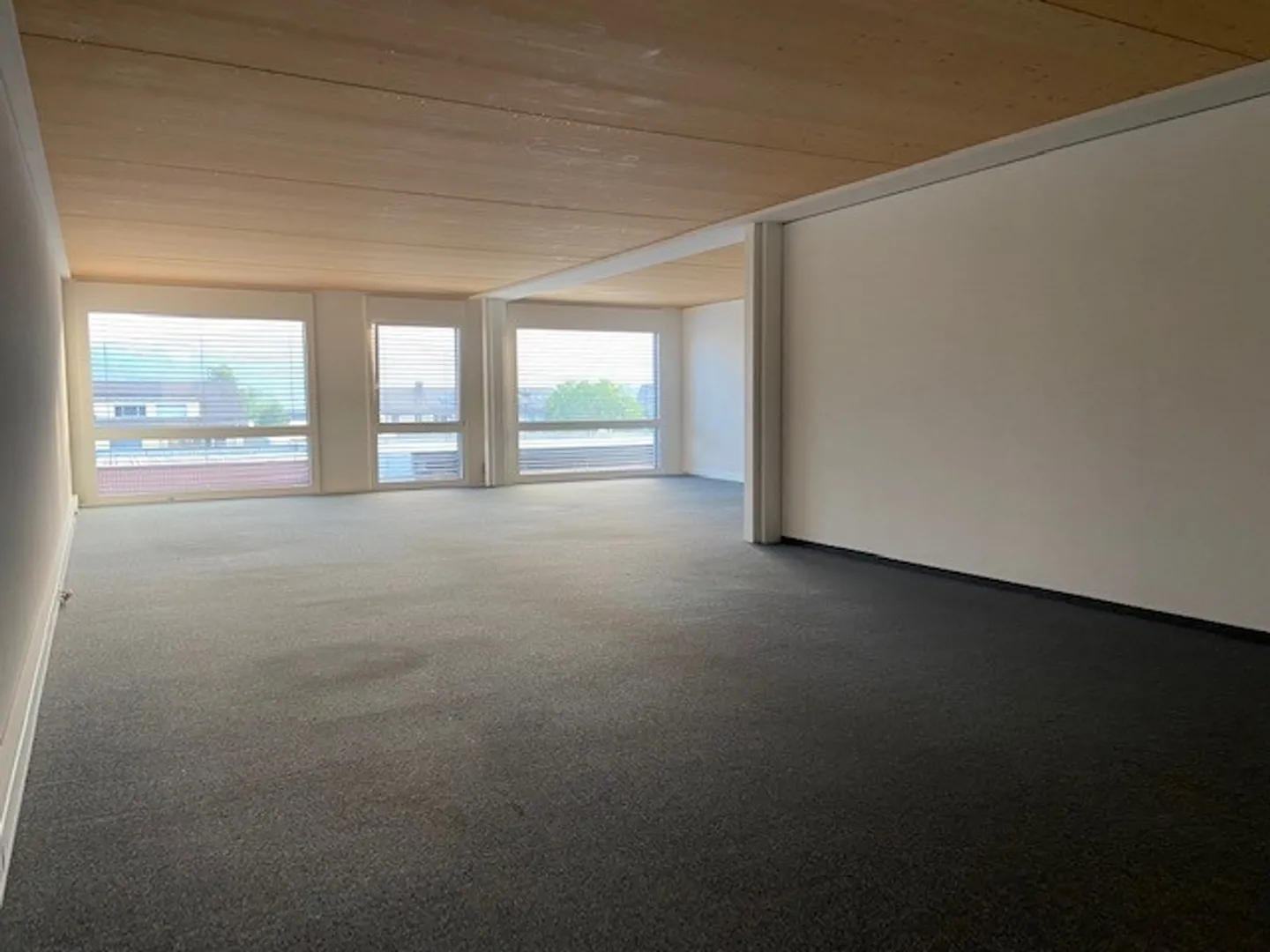 Diverse moderne Gewerbeflächen/Büros zu vermieten 18m2 - 140m2 - Foto 1 von 6