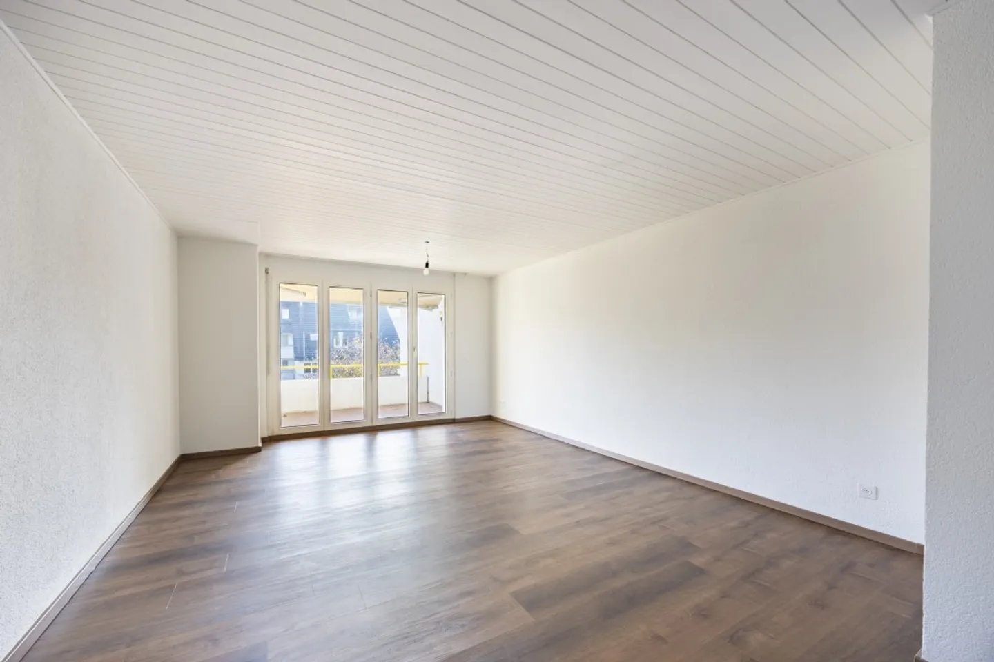 Appartement rénové de 3,5 pièces au bord du lac de Constance - Photo 2 sur 6