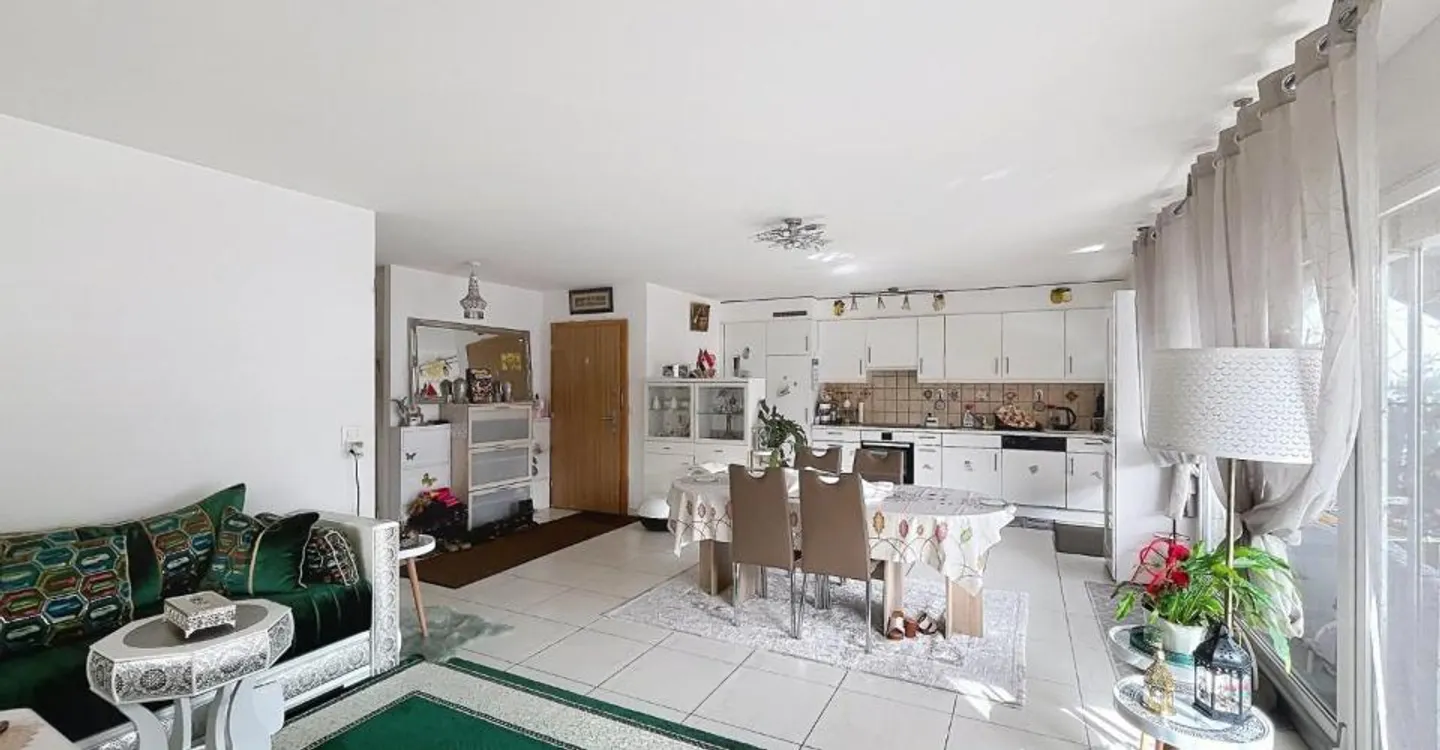 Geräumige 4,5 Zimmer mit großer Terrasse und freiem Blick in Conthey - Foto 3 von 10