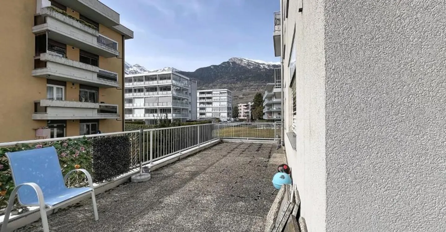 Geräumige 4,5 Zimmer mit großer Terrasse und freiem Blick in Conthey - Foto 6 von 10