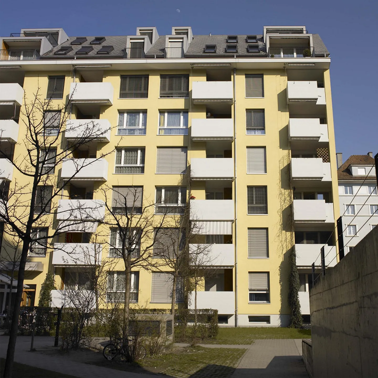 Charmantes Atelier mit Innenhofblick - Foto 1 von 4