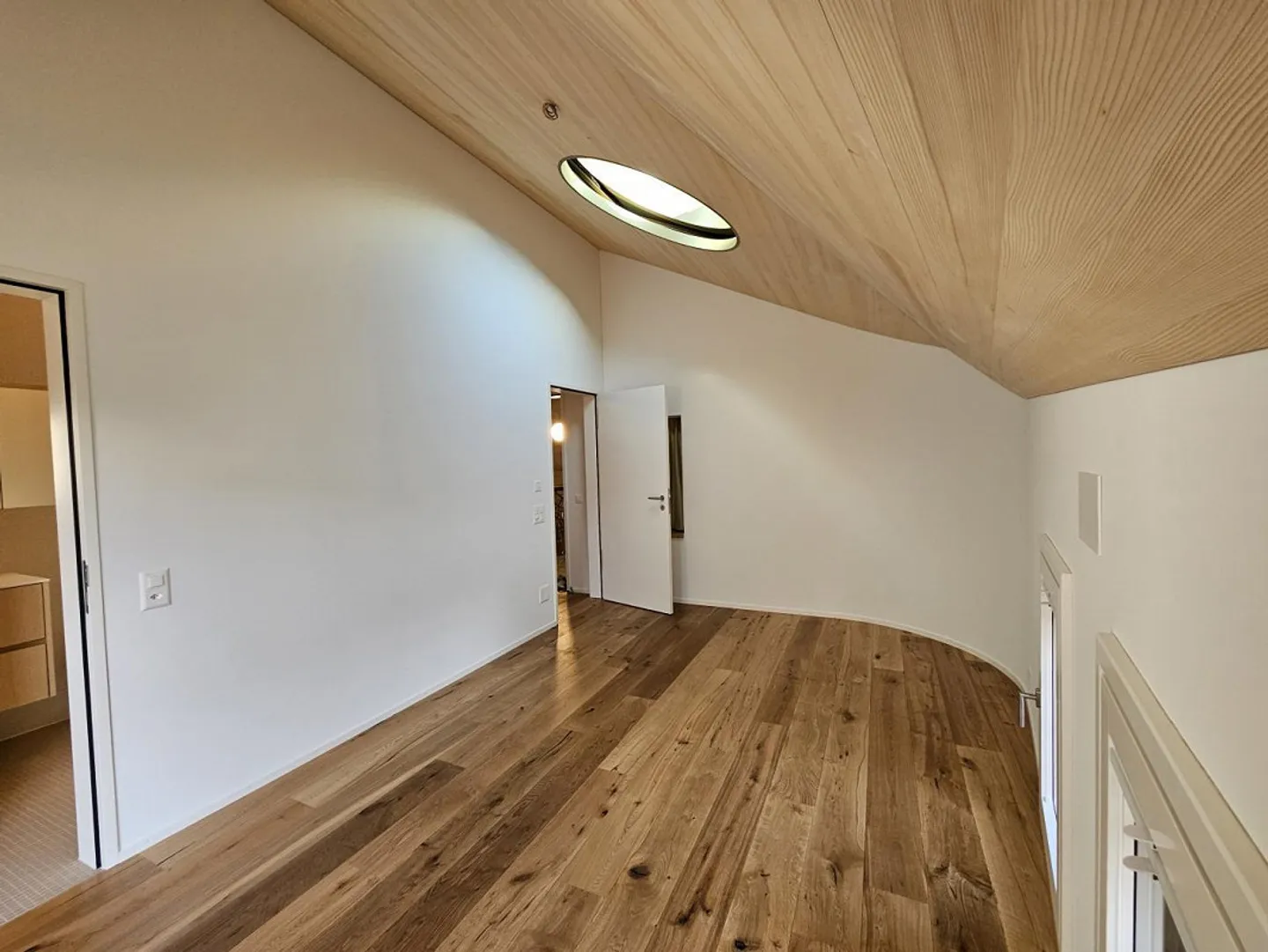 3.5 Zimmer Maisonette-Wohnung in exclusiver und ruhiger Wohnanlage - Foto 4 von 7