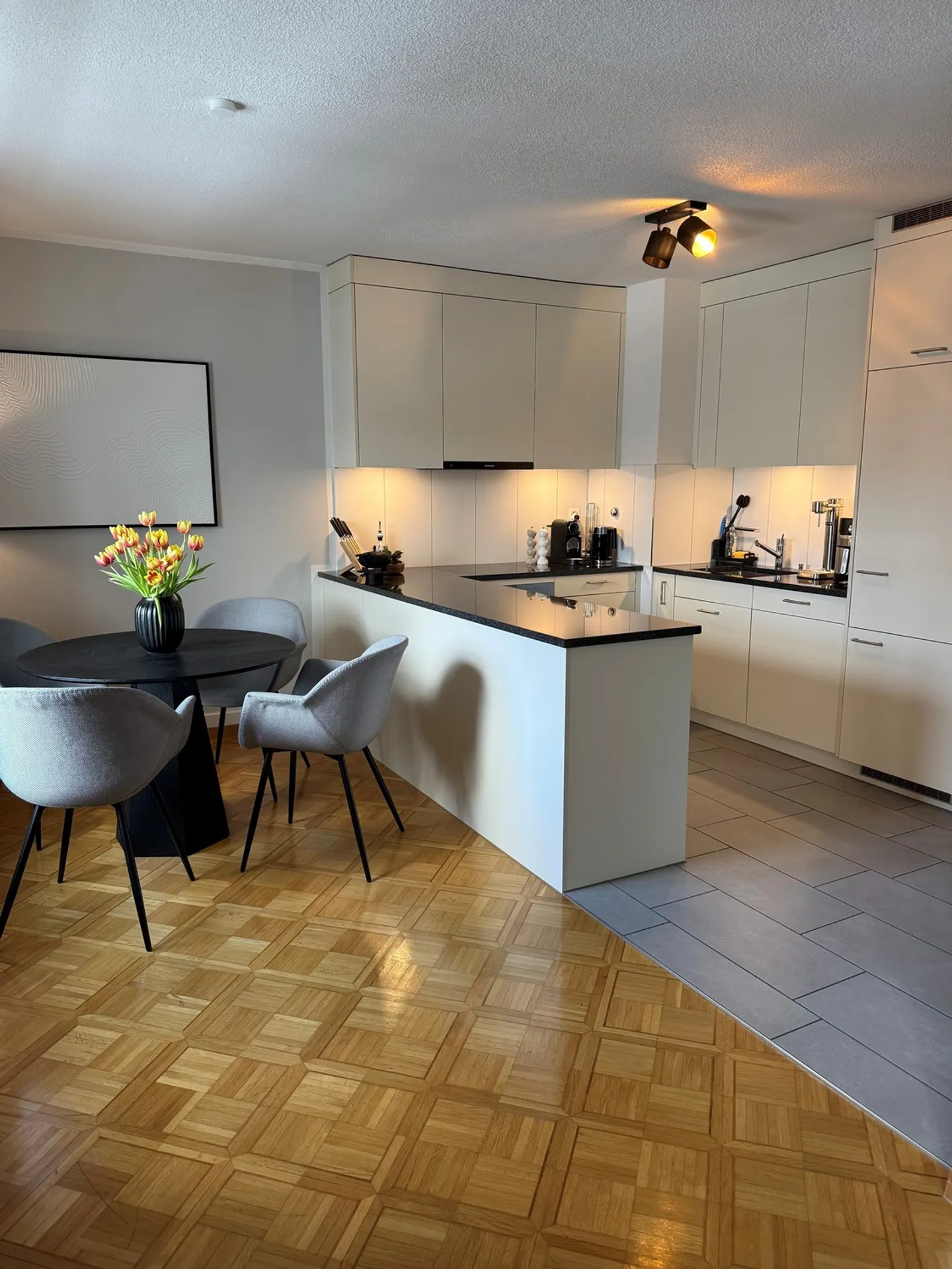 Attractive 3.5-room apartment directly next to Irchelpark - Top location in Zurich - Photo 4 of 9