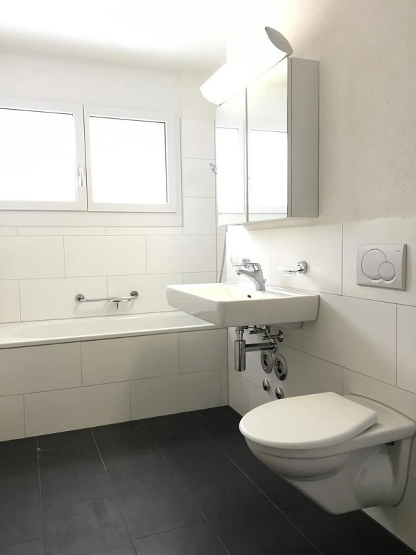 Grosszügige Maisonette mit Balkonen - Foto 8 von 9