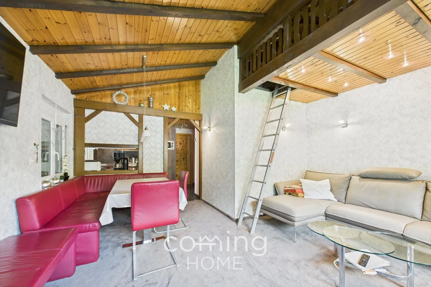 Appartamento soleggiato di 2,5 locali a Saas-Grund - Con camino, vista sulle montagne e grande balcone - Foto 3 di 11