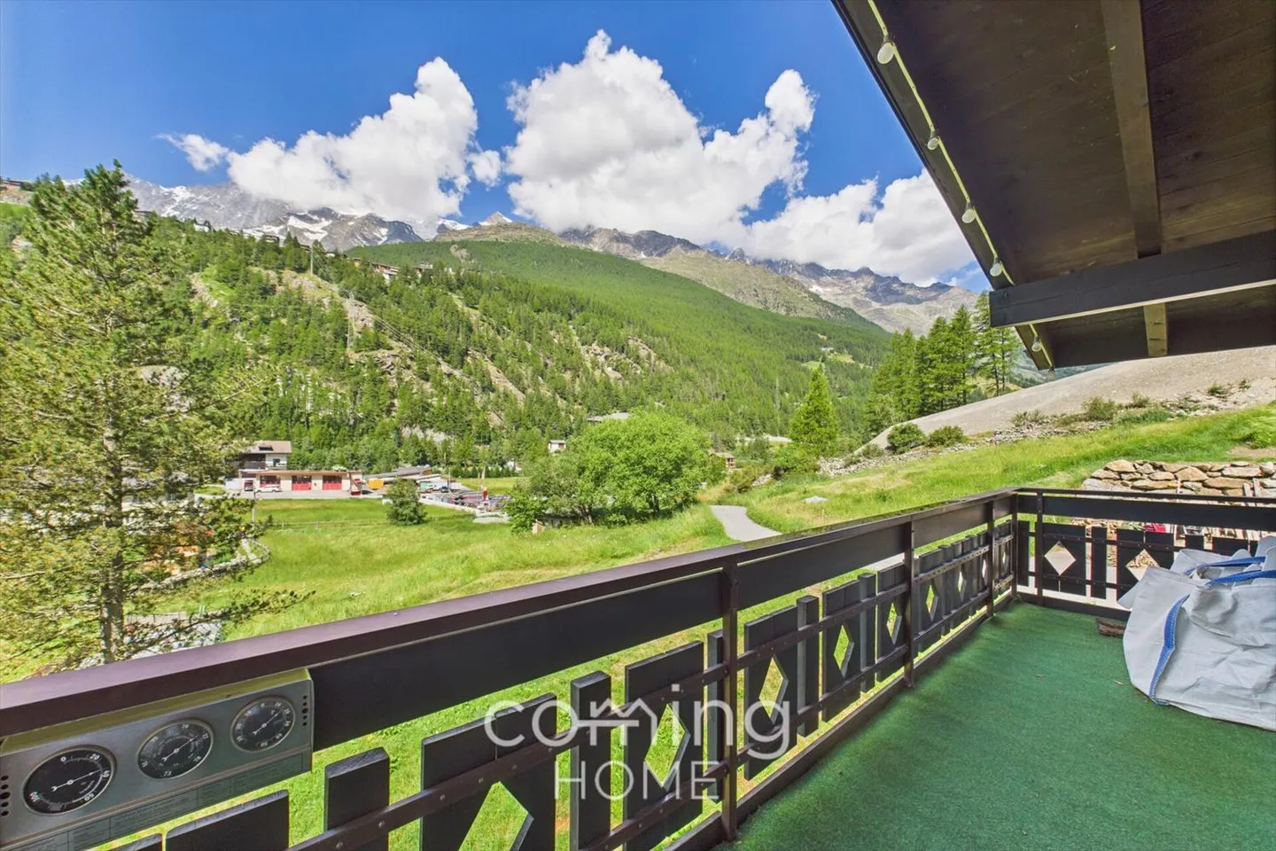 Appartamento soleggiato di 2,5 locali a Saas-Grund - Con camino, vista sulle montagne e grande balcone - Foto 10 di 11