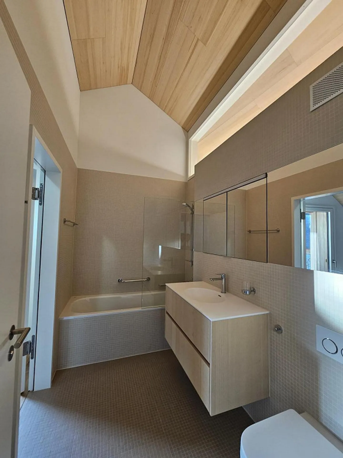 3.5 Zimmer Maisonette-Wohnung in exclusiver und ruhiger Wohnanlage - Foto 6 von 7