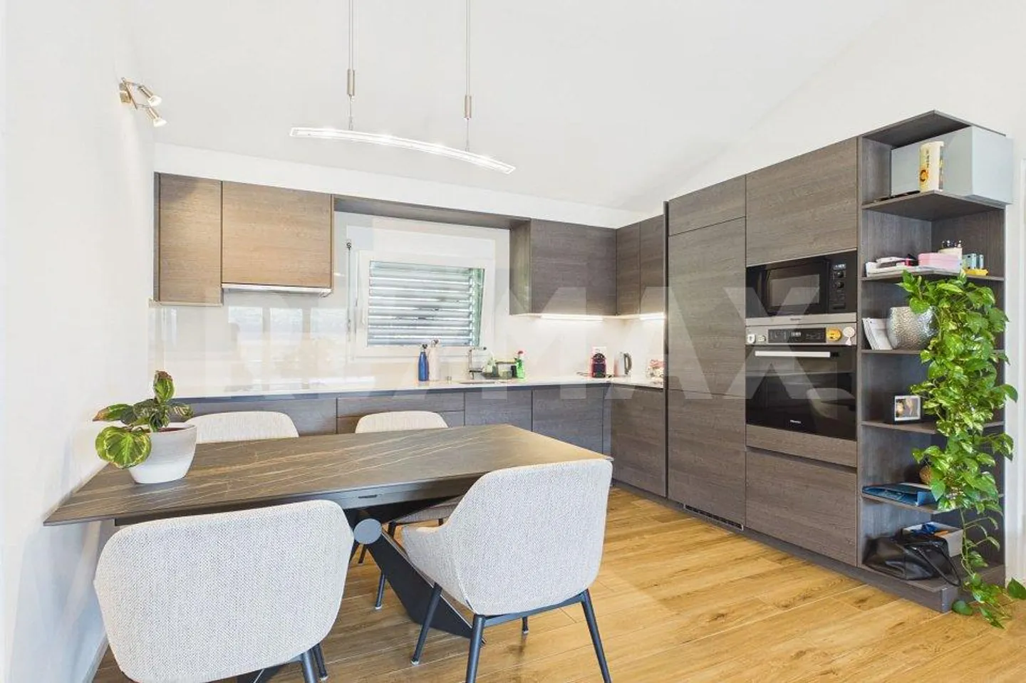 Penthouse moderno con terrazza - Foto 2 di 12