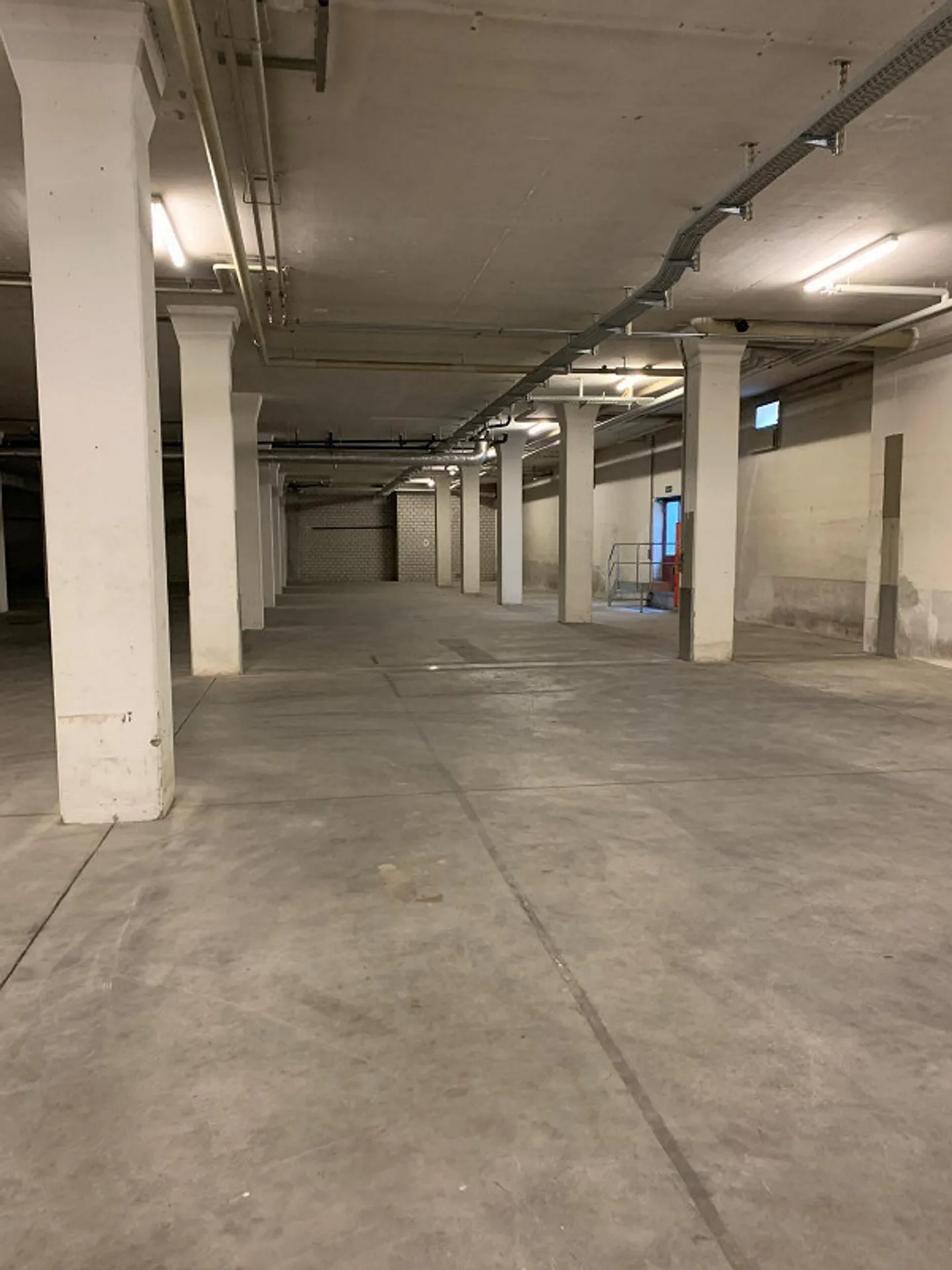 Spazio di stoccaggio spazioso in affitto! - Foto 10 di 20