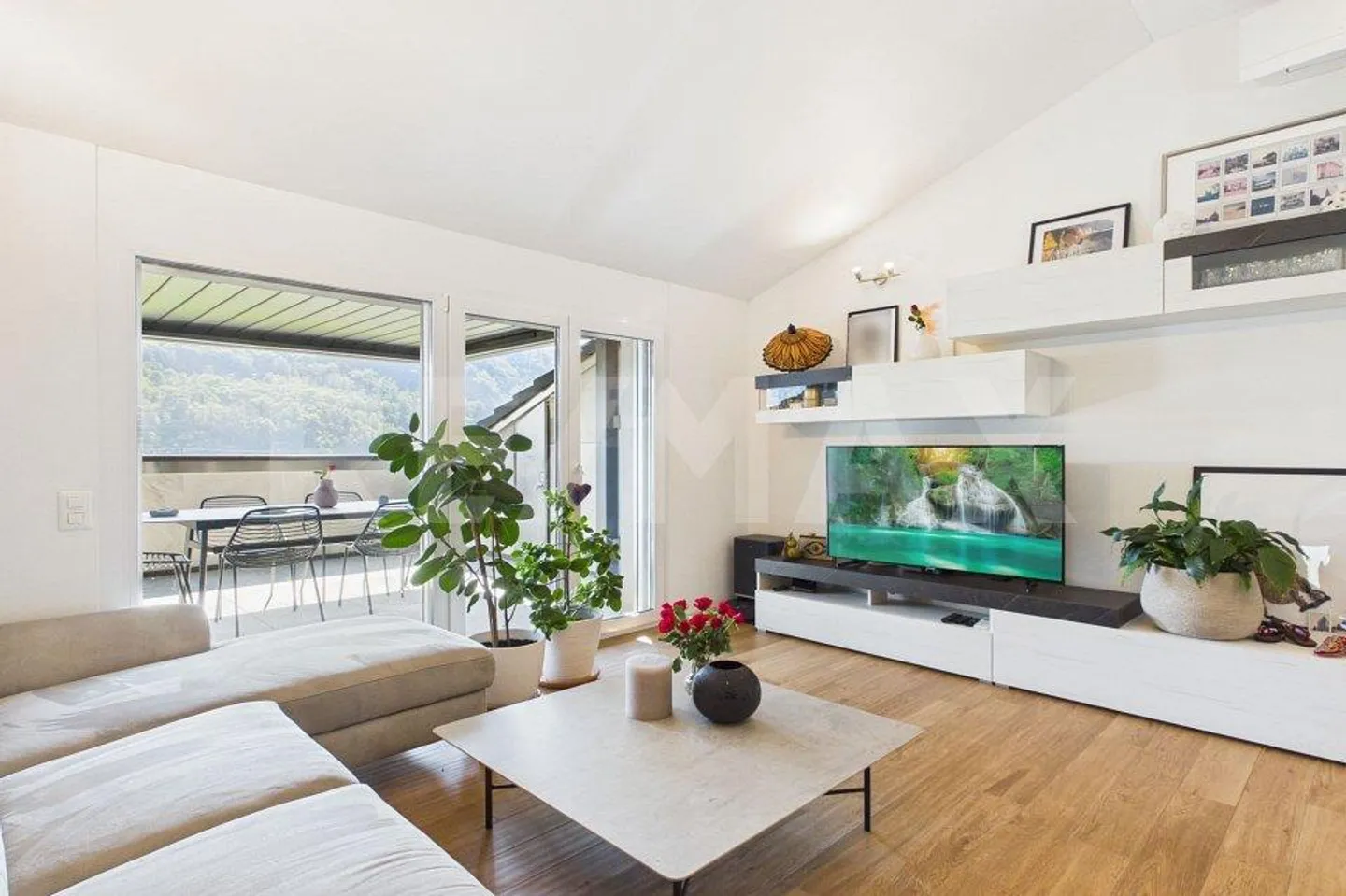 Penthouse moderno con terrazza - Foto 3 di 12