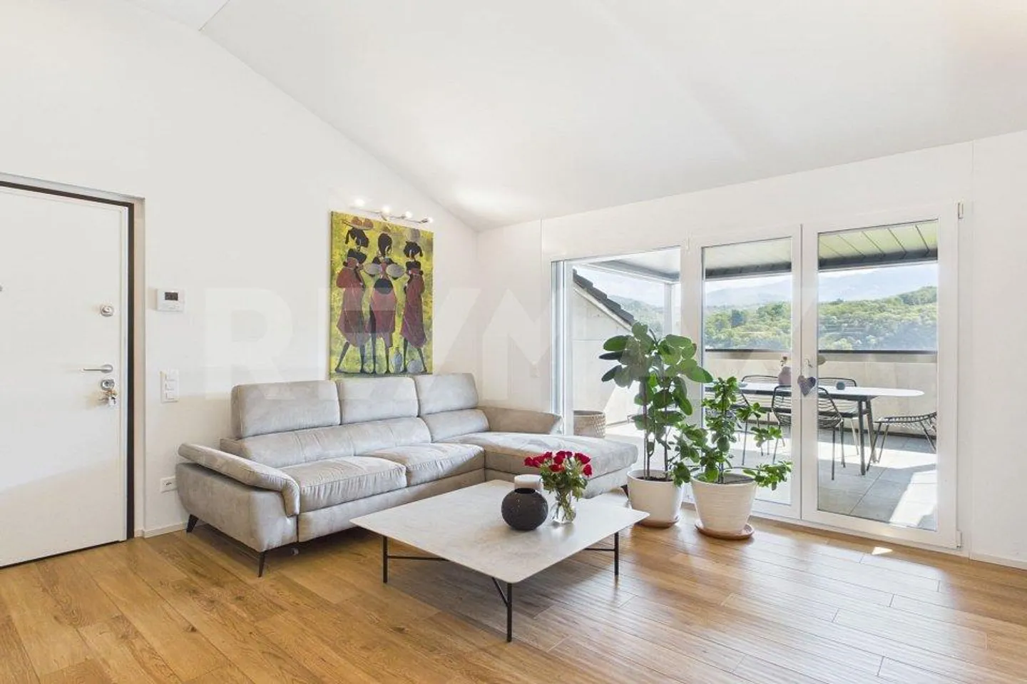 Penthouse moderno con terrazza - Foto 4 di 12