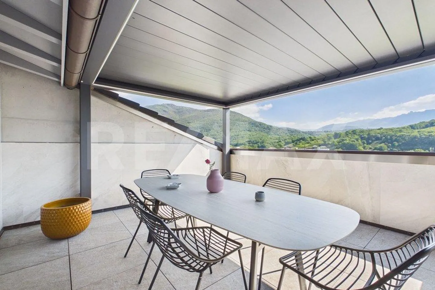 Penthouse moderno con terrazza - Foto 6 di 12