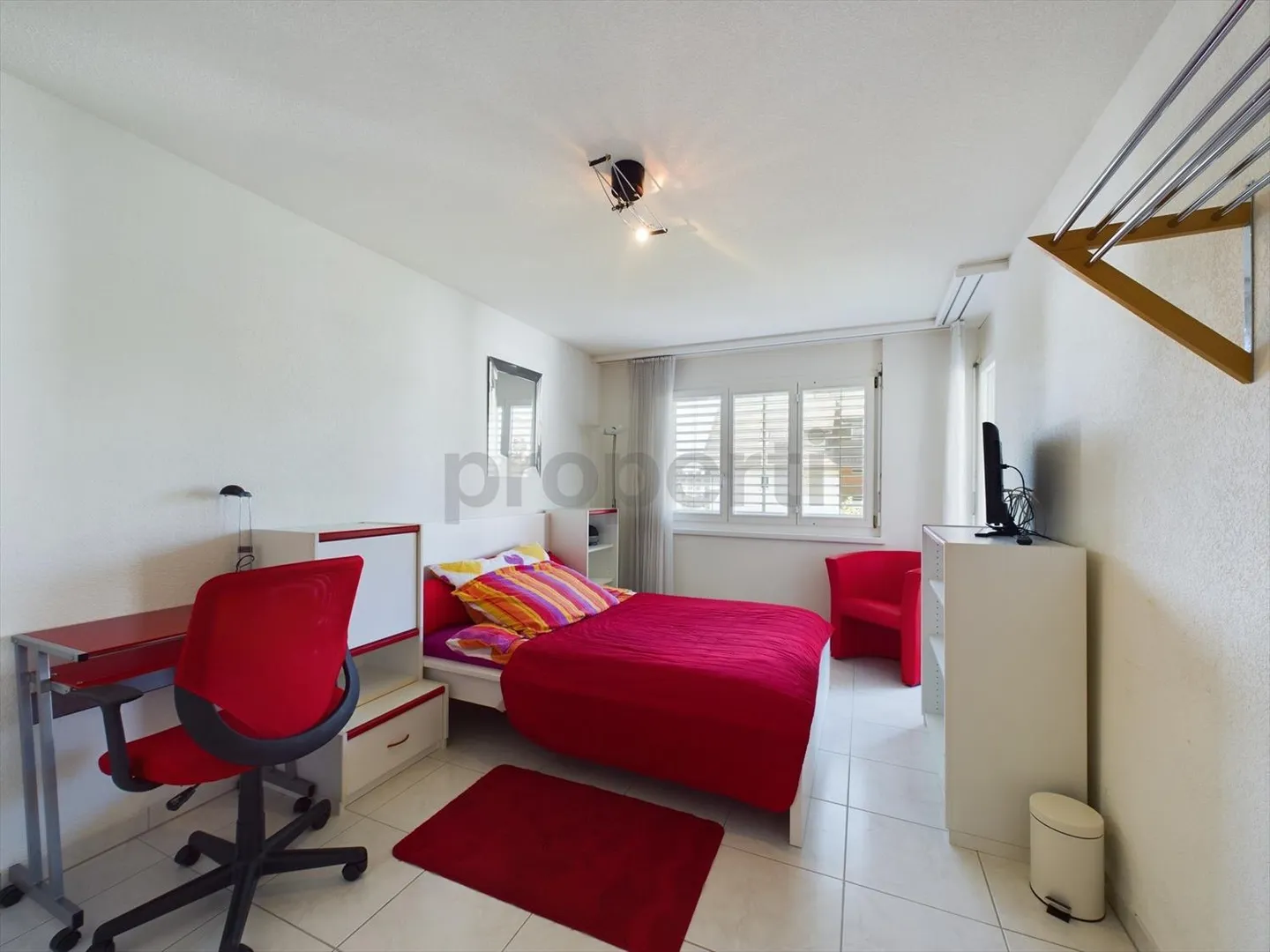 Excellent Furnished 2.5-Room Apartment in Buchs, Zurich - Photo 4 of 7