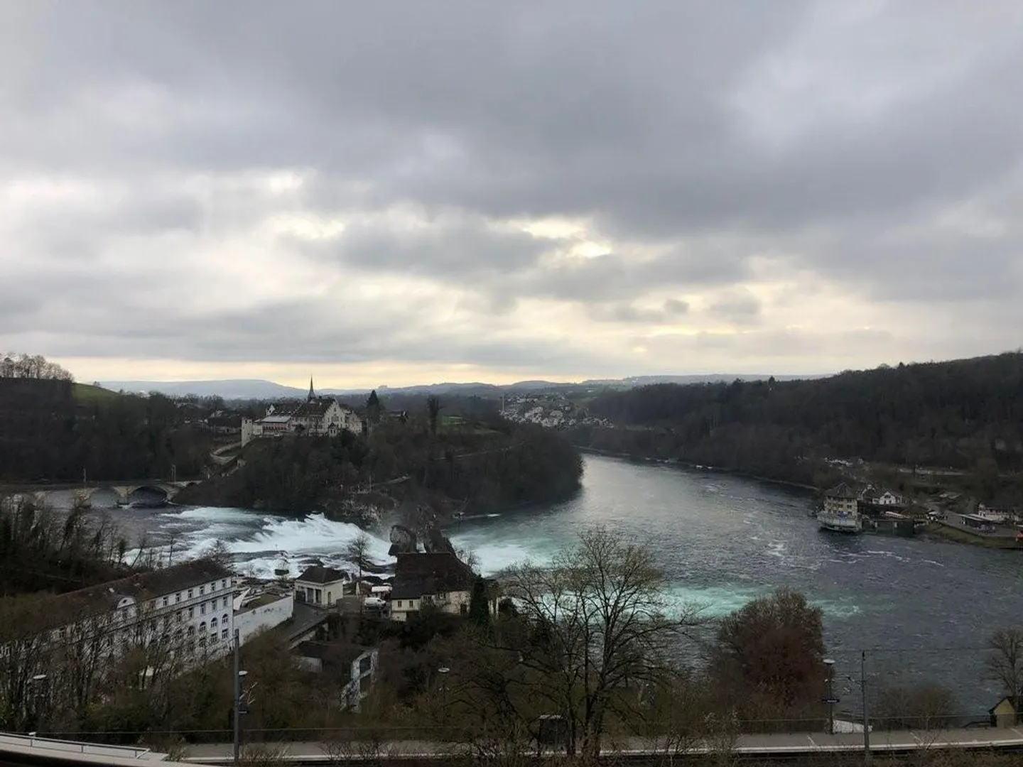 1 Gratis Mietzins - Einstellplatz in Neuhausen zu vermieten ! - Foto 1 von 1