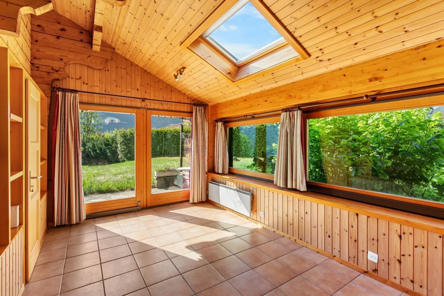 Chalet in the Heart of Marécottes, Close to the Ski Station with Large Plot - Photo 3 of 13