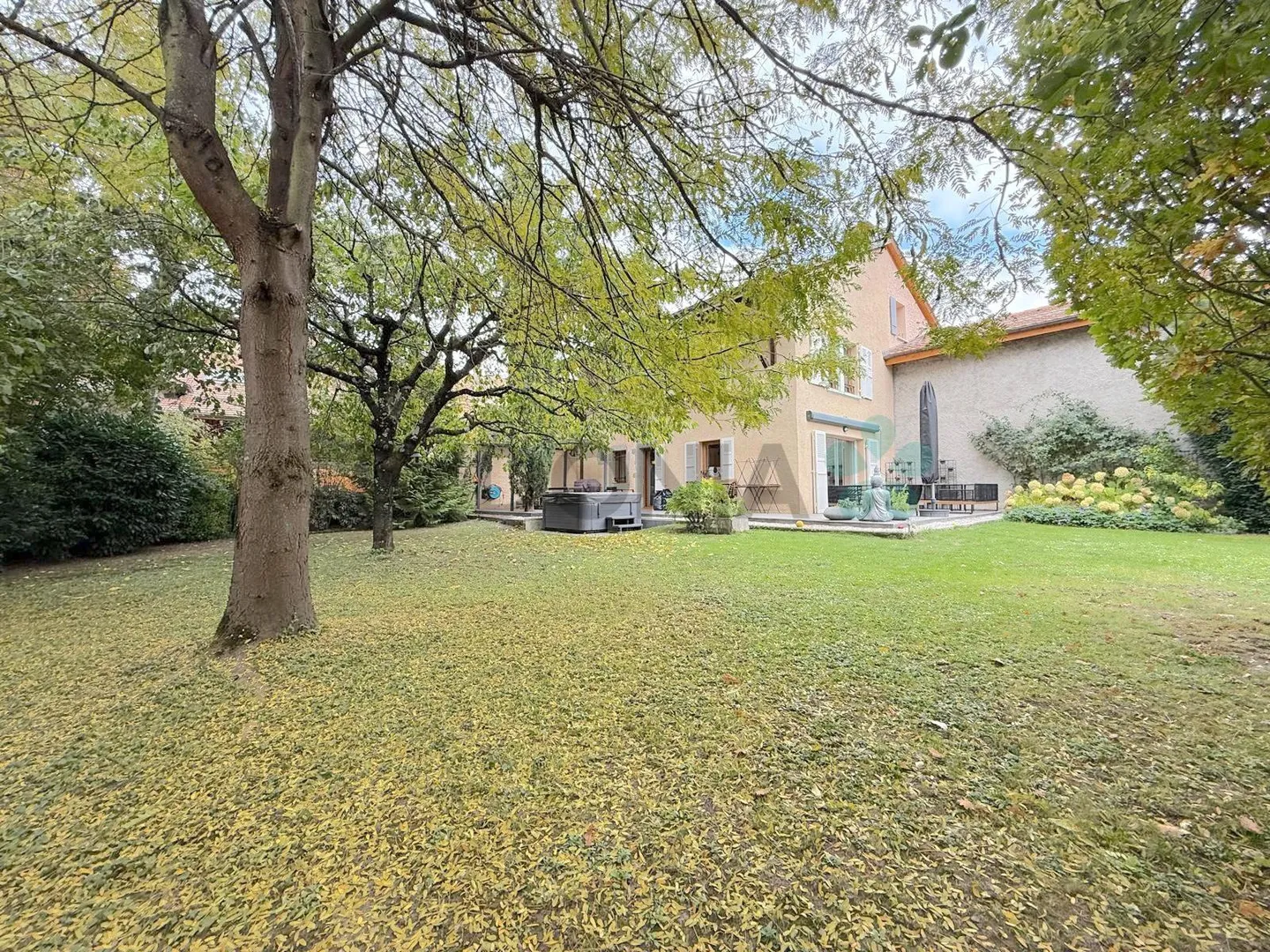 Sublime village house that combines modernity and the charm of the old - Photo 1 of 14