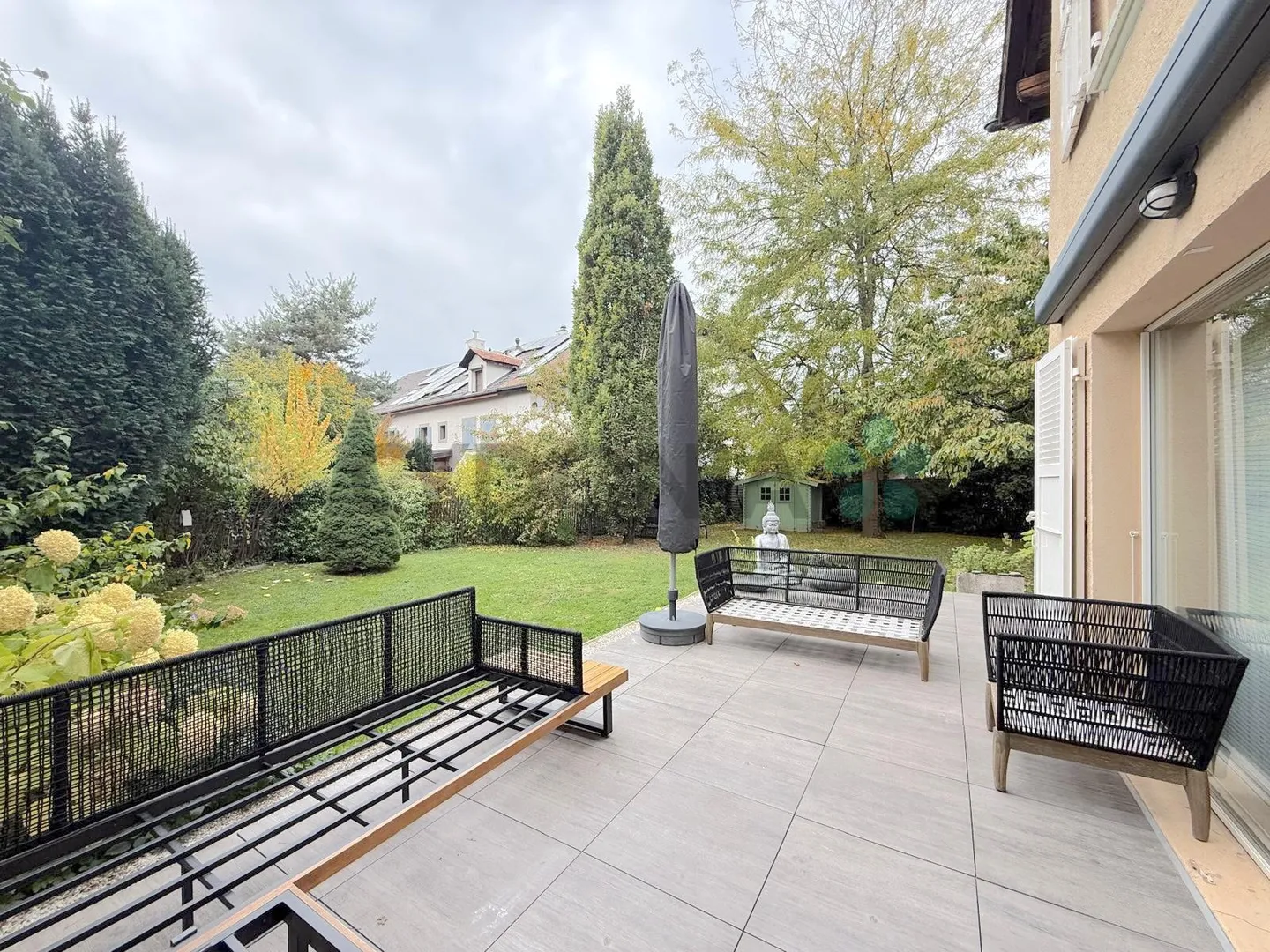 Sublime village house that combines modernity and the charm of the old - Photo 2 of 14