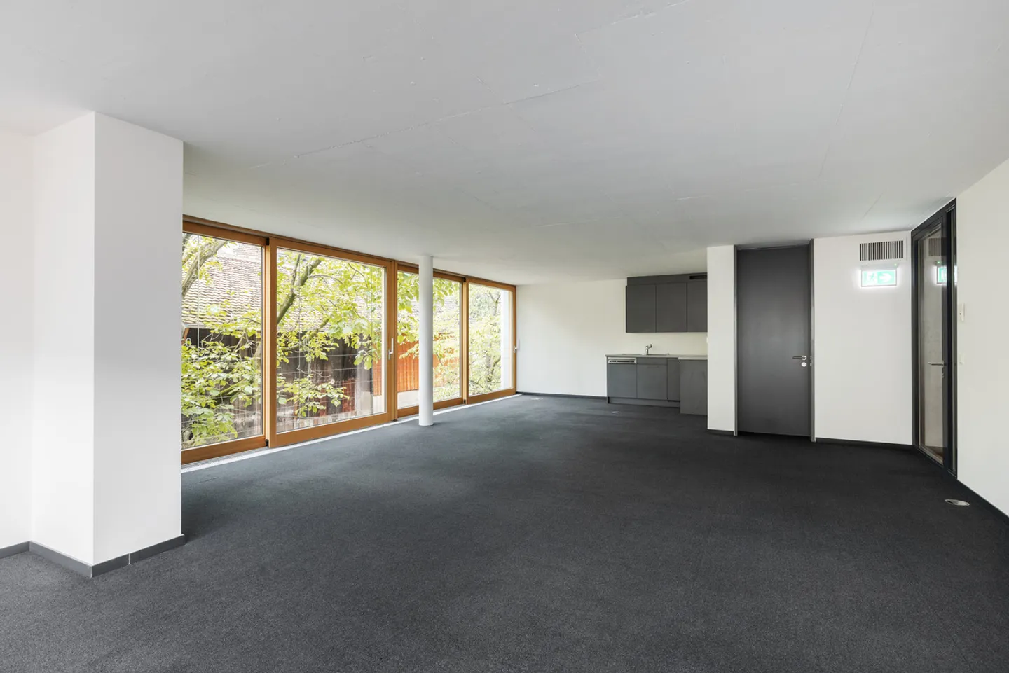 Modern office space for the next step of your business - Photo 2 of 6