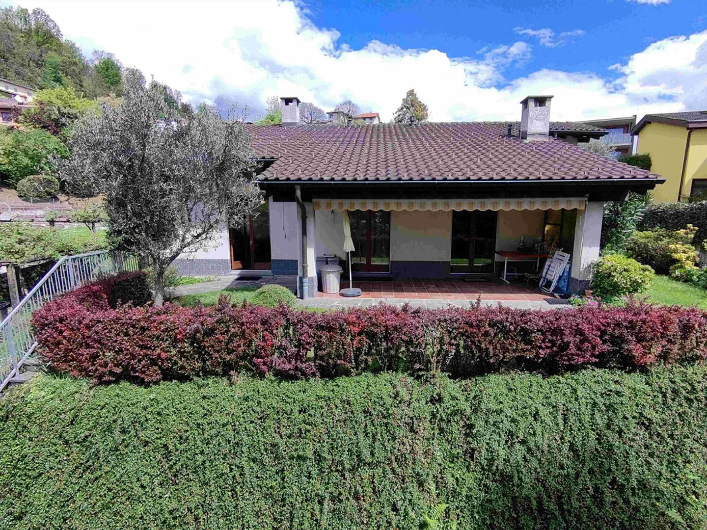PROPRIETÀ STRAORDINARIA 5.5 CON GRANDE GIARDINO - Foto 1 di 13