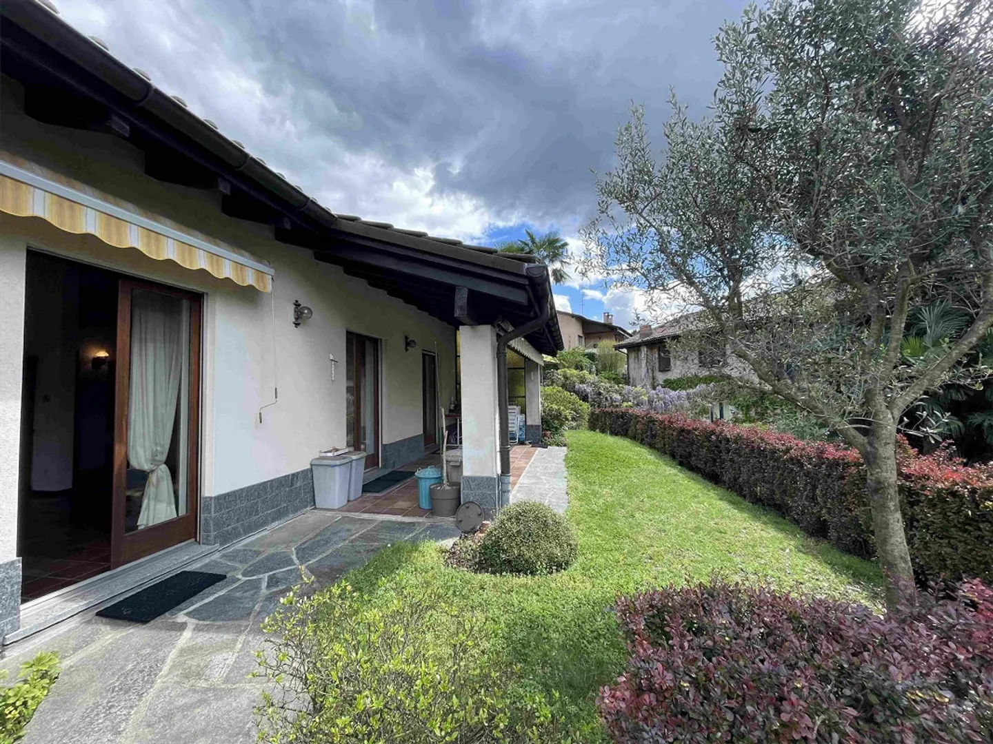 PROPRIETÀ STRAORDINARIA 5.5 CON GRANDE GIARDINO - Foto 6 di 13